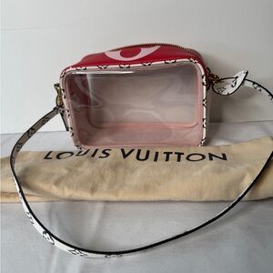 Louis Vuitton Monogram Giant Jungle Beach Pouch(Red and White)